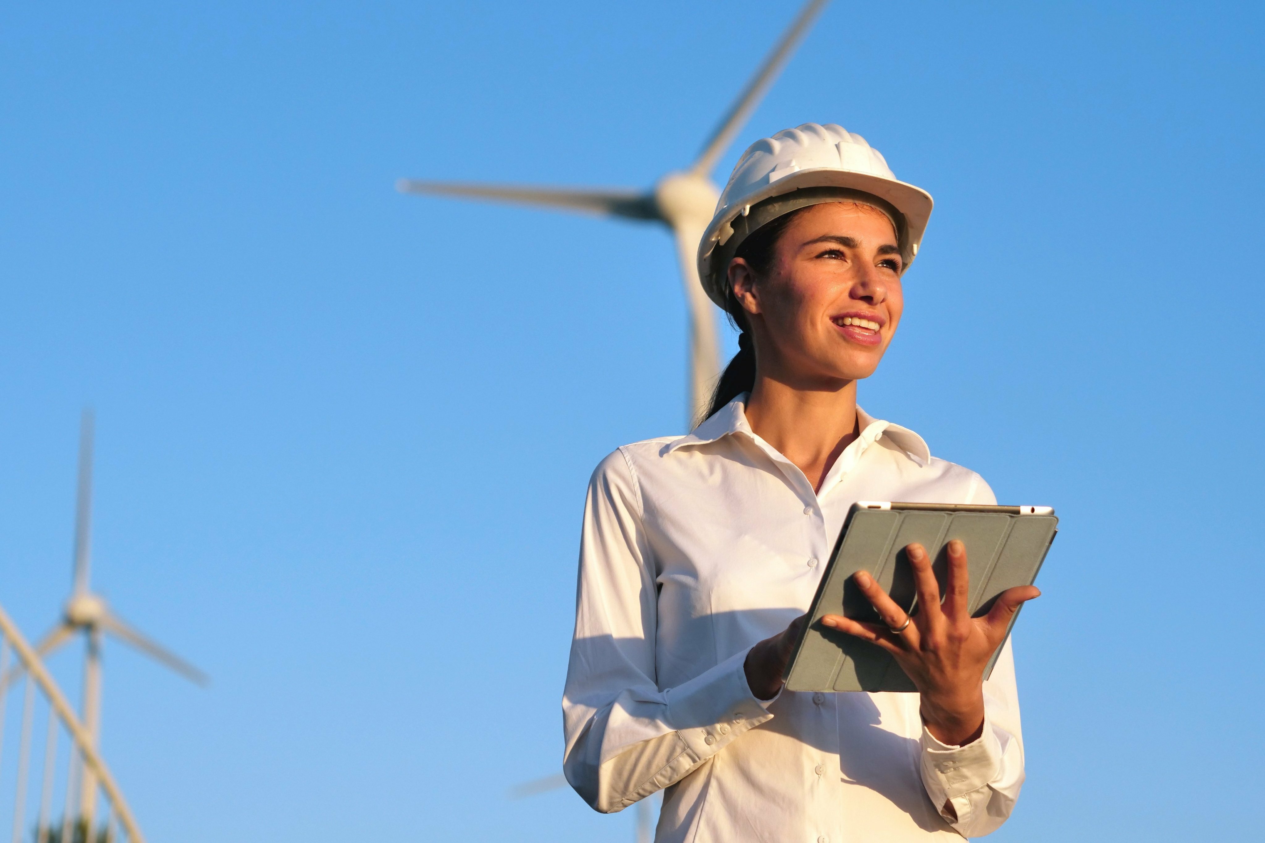 HQUALITY Woman engineer controlling wind production